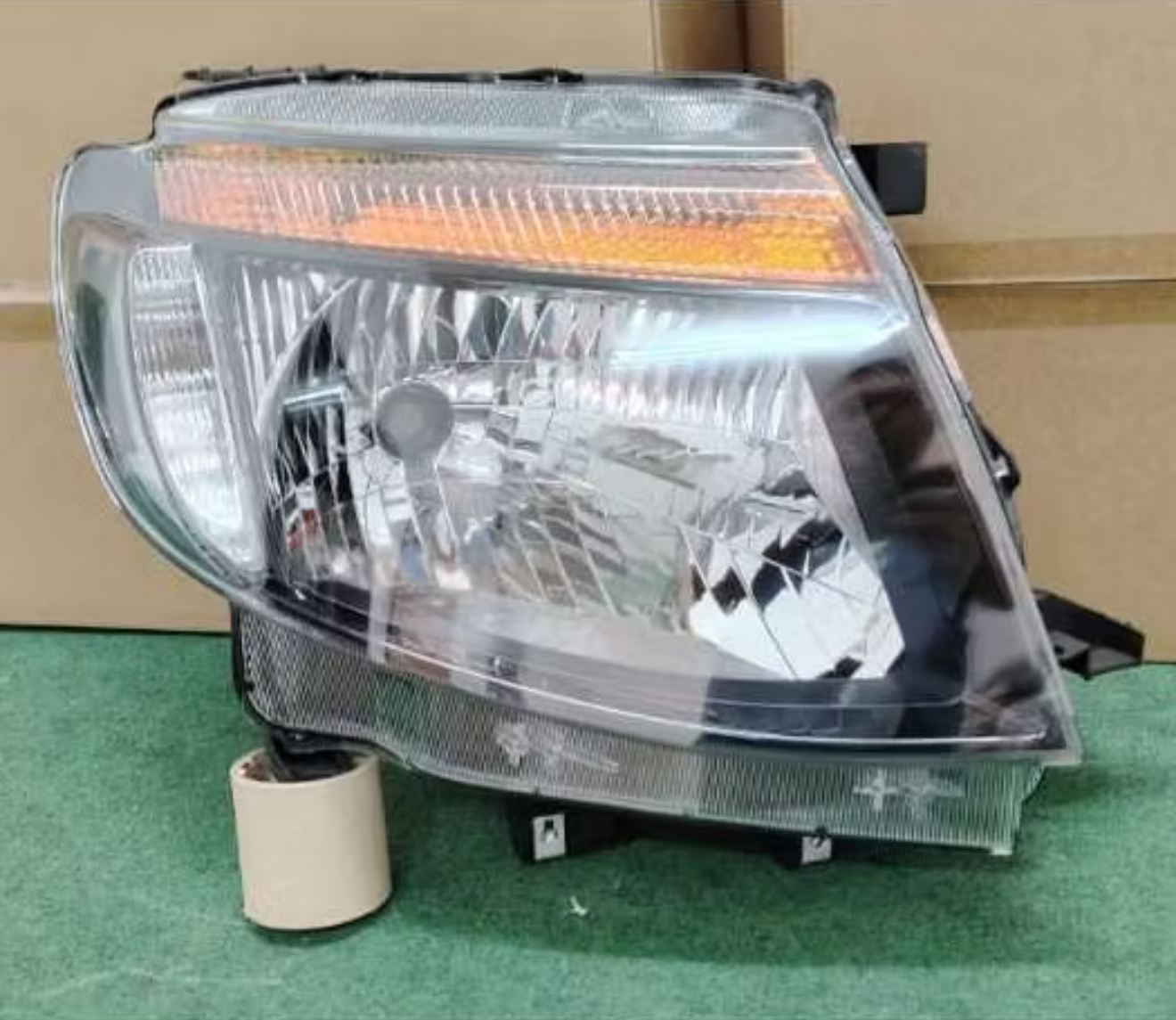 FORD RANGER 2012 T6 WILDTRAK HEAD LAMP RH/LAMPU BESAR KANAN-BLAC